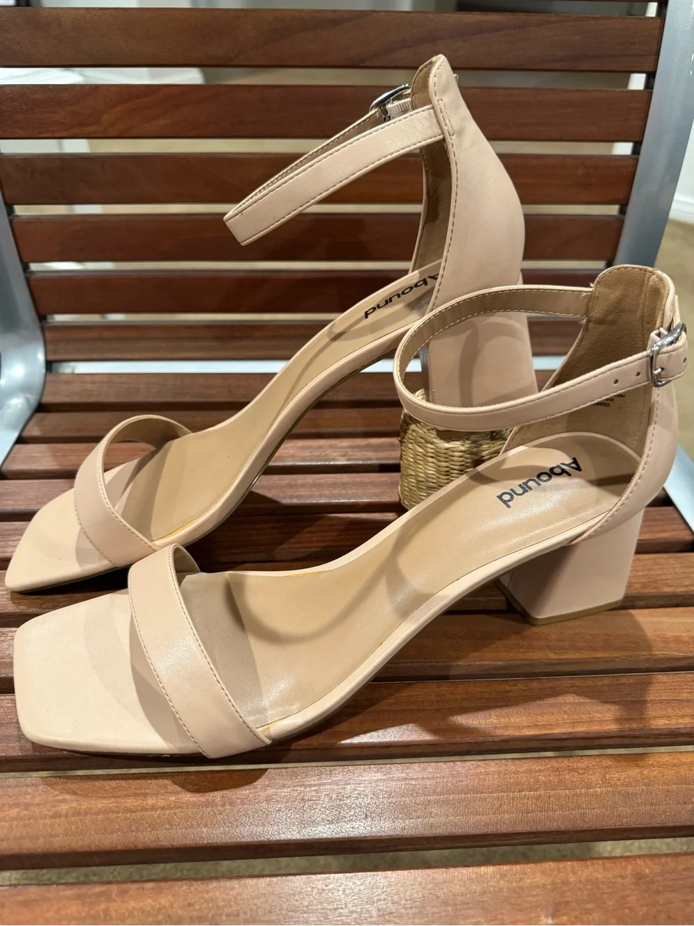Abound Shoes NWOT Ankle-Strap Block Heel Sandals Womens size 12  beige nude